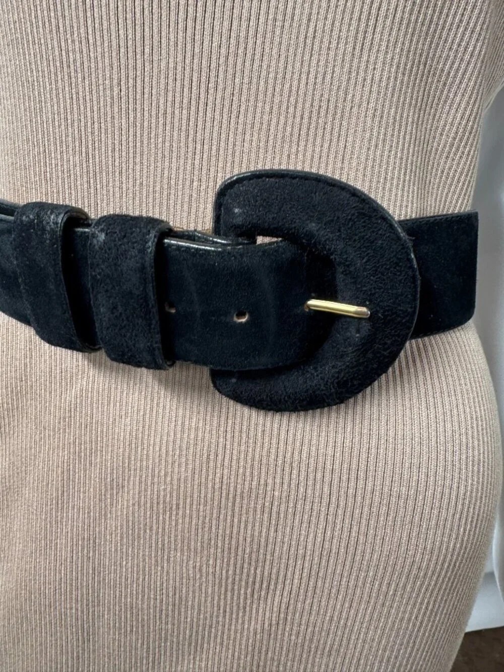 Lord and Taylor Vintage Black Suede Leather Belt With Gold-Tone Buckle Medium Ge